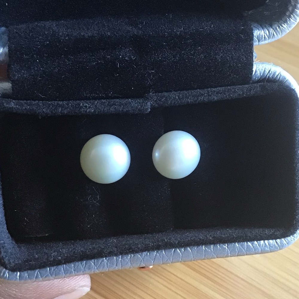 Freshwater pearl earrings with .925 silver posts.